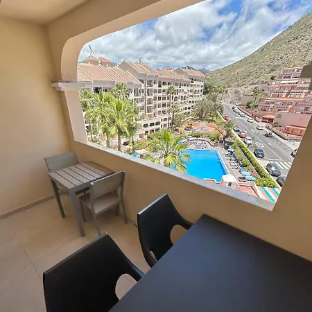 Apartment Pool View 2 Bed Duplex In Castle Harbour C207
