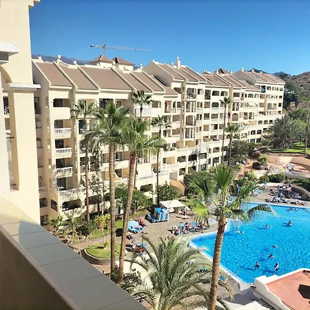 Pool View 2 Bed Duplex In Castle Harbour C207 アパート