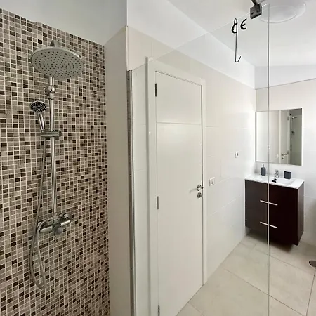 Pool View 2 Bed Duplex In Castle Harbour C207 アパート *