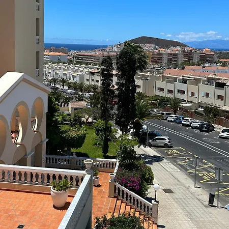 Pool View 2 Bed Duplex In Castle Harbour C207 アパート